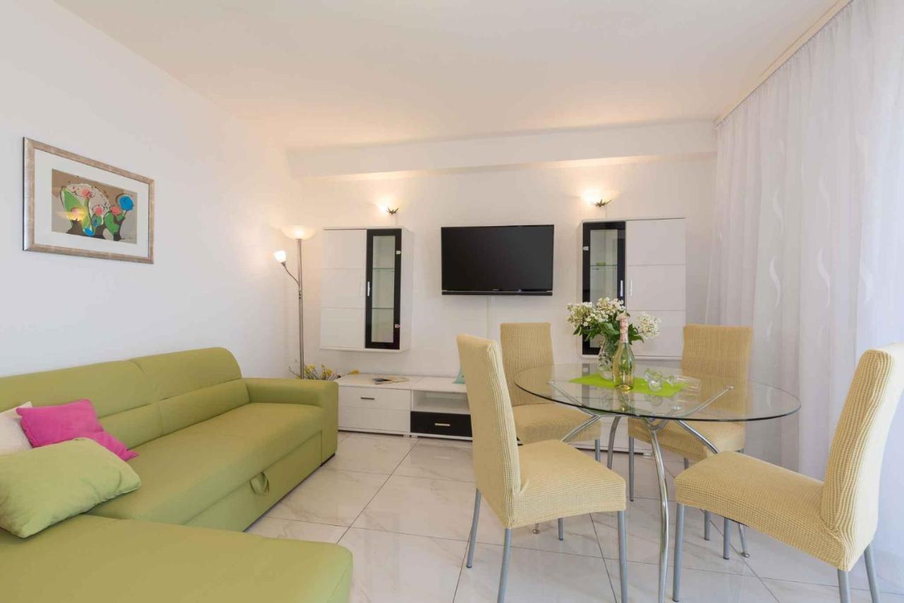 Apartments In Ravni/Istrien 30383 Exterior foto