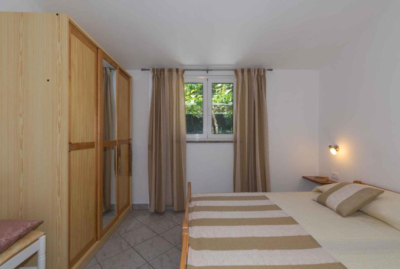 Apartments In Ravni/Istrien 30383 Exterior foto